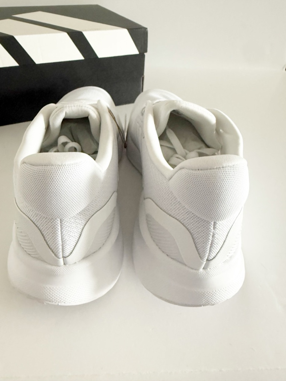 NEW Adidas Women’s Runfalcon 5 White Running Shoes Sneakers Size 11 - Picture 6 of 9